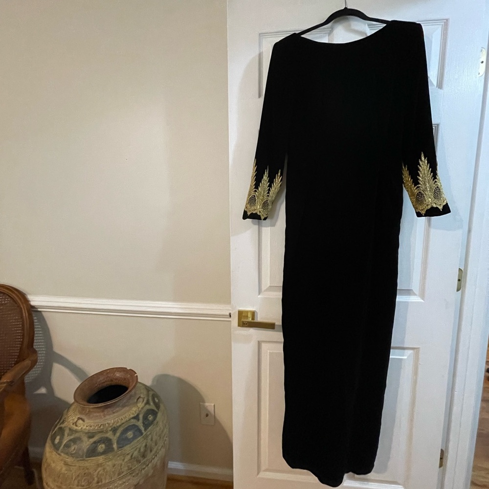 Victor Costa gown